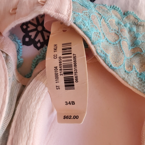 NWT VS Bra Size 34B - Picture 4 of 7